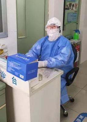 向險而行，用豐富經驗鑄就防護長城——記山東省立三院發(fā)熱門診首批進駐副主任護師張云英